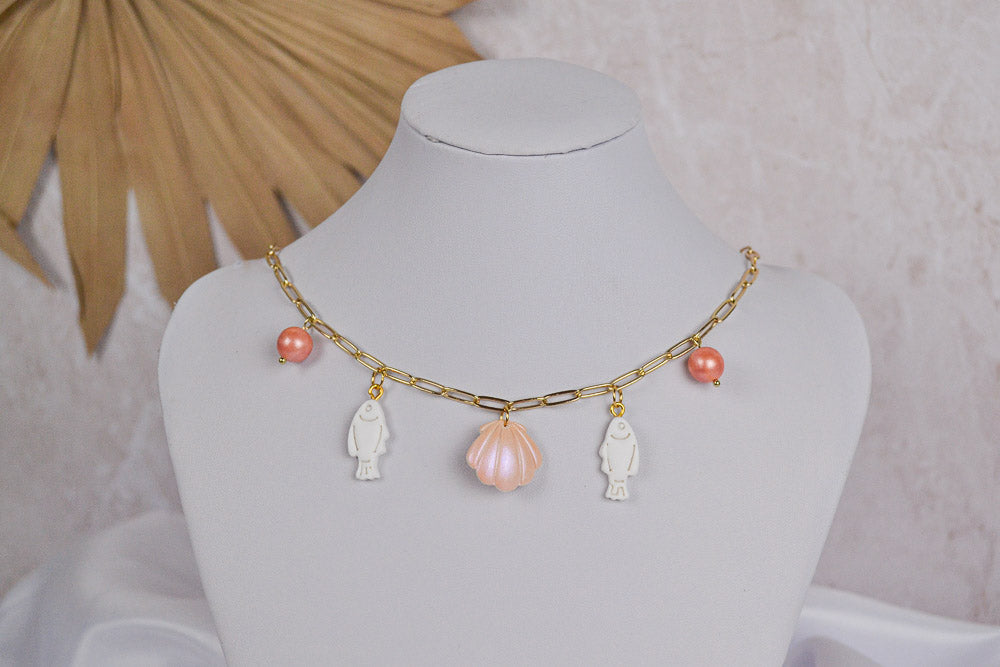 Halskette in Gold mit sommerlichen Charms