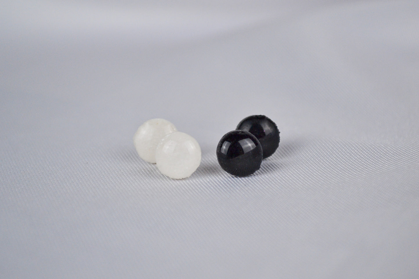 Glitter plug set in white and black