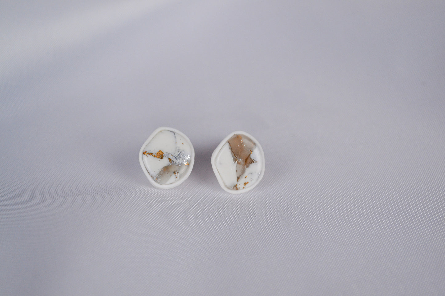 Ella stud earrings in white & metallic