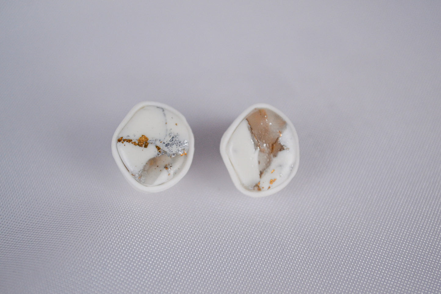 Ella stud earrings in white & metallic