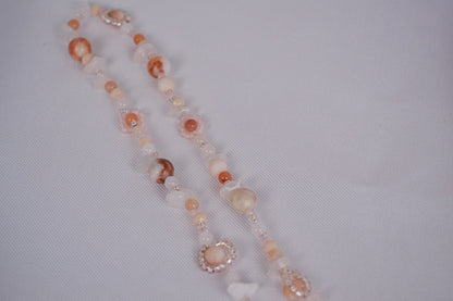 Handgemachte Kette mit gefädelten Perlen aus Quarz, Aventurin und Glasperlen