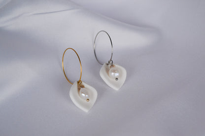 Leyla hoop earrings in white