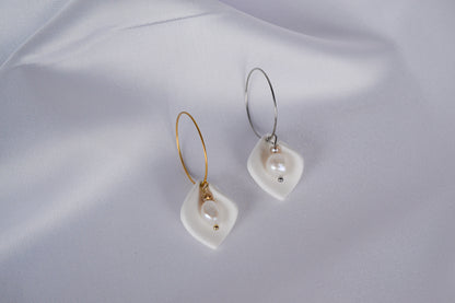 Leyla hoop earrings in white