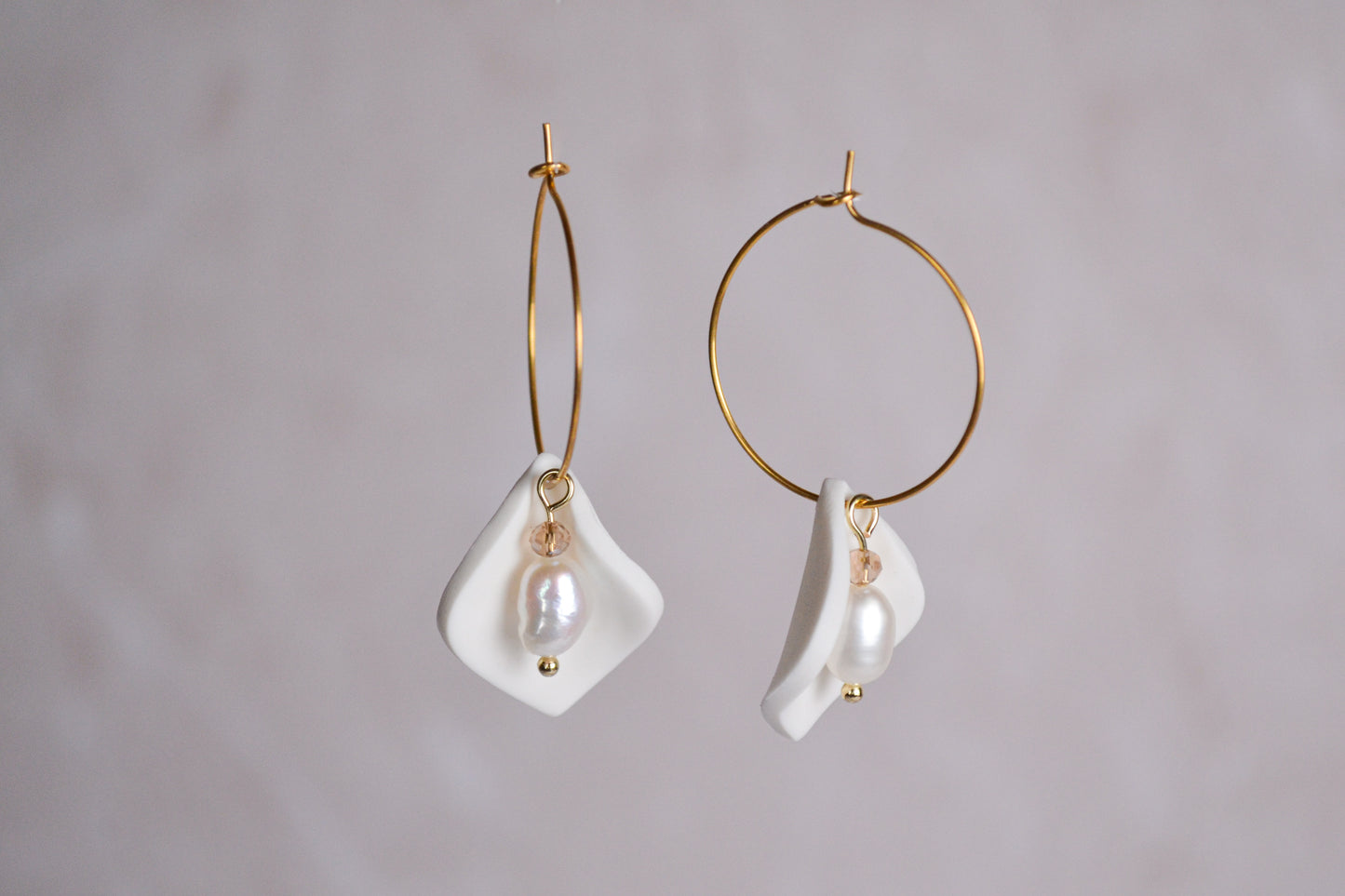 Leyla hoop earrings in white