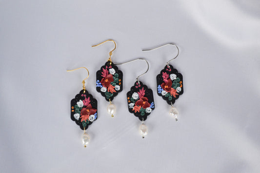 Belle earrings in black with autumn flowers