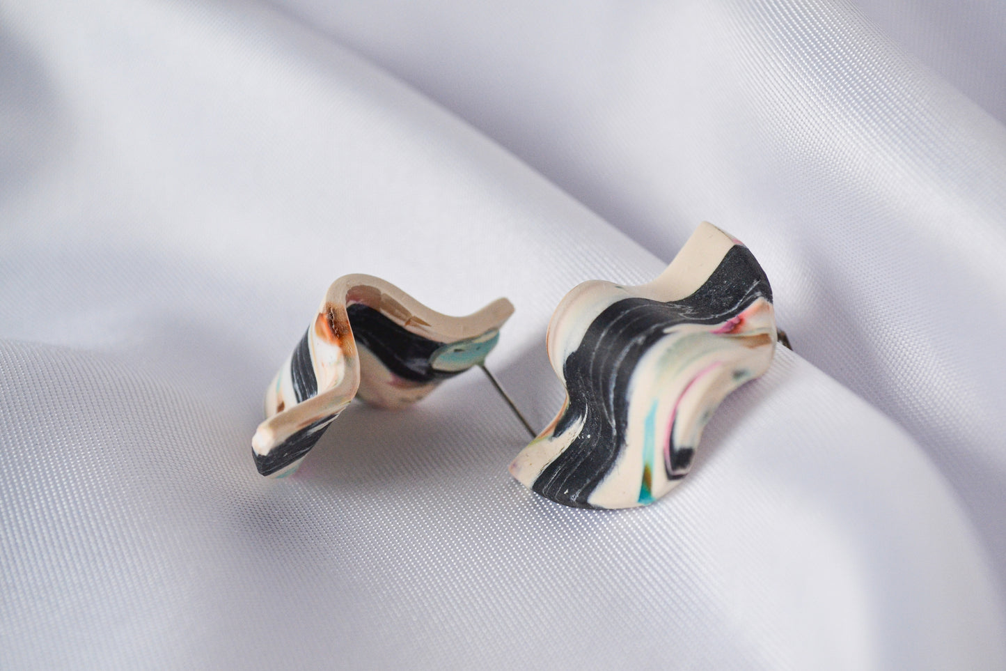 Earrings "Ragna" in Beige & Colorful