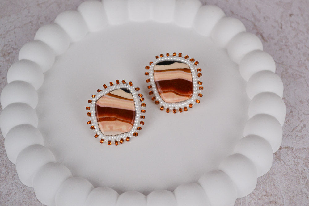 Polymer Ton Ohrringe inspiriert von Edelsteinen mit gewebtem Perlen-Rand