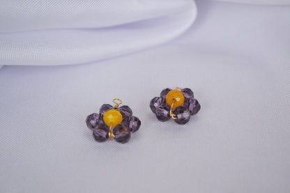 Violette Blumen Anhänger aus Glasperlen